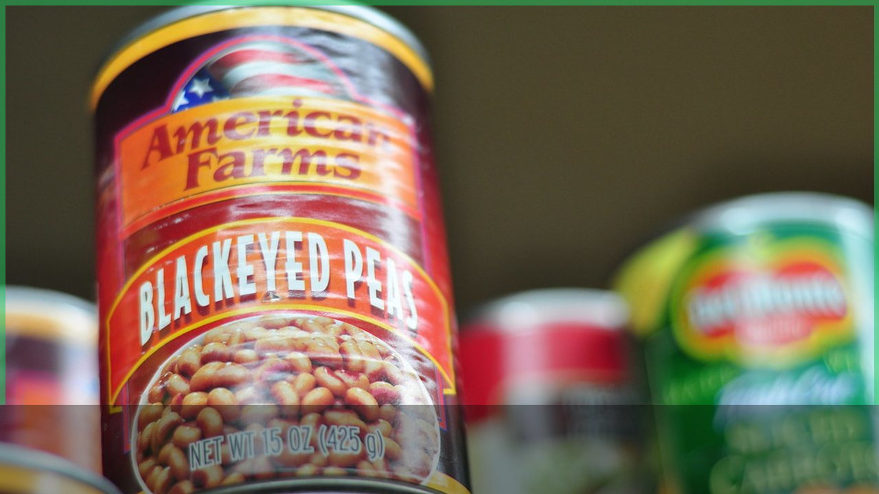 No-cook emergency food box with shelf-stable pantry items
