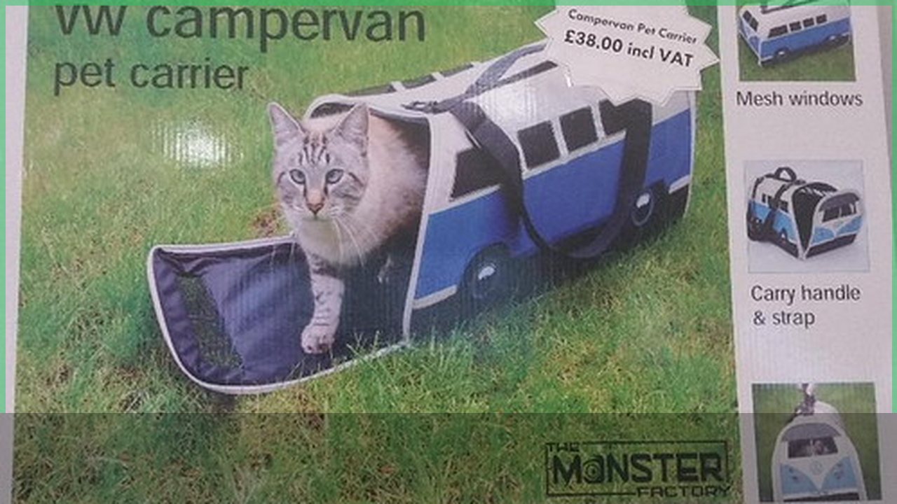 Pet carrier prepared for fast emergency evacuation